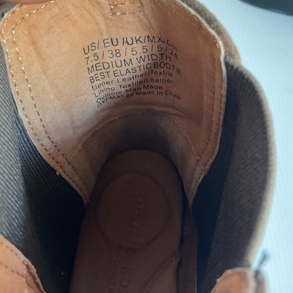 Gentle Souls by Kenneth Cole Suede Chelsea Booties  7.5 Taupe Leather Ankle NEW - Picture 13 of 13